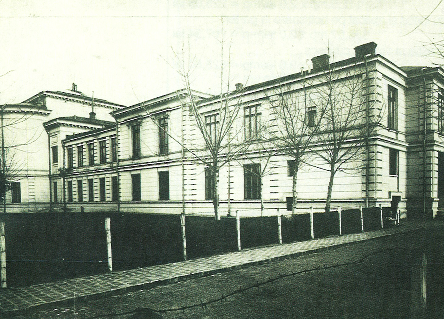 Vedere partea de nord a corpului adăugat localului Academiei Române în 1898